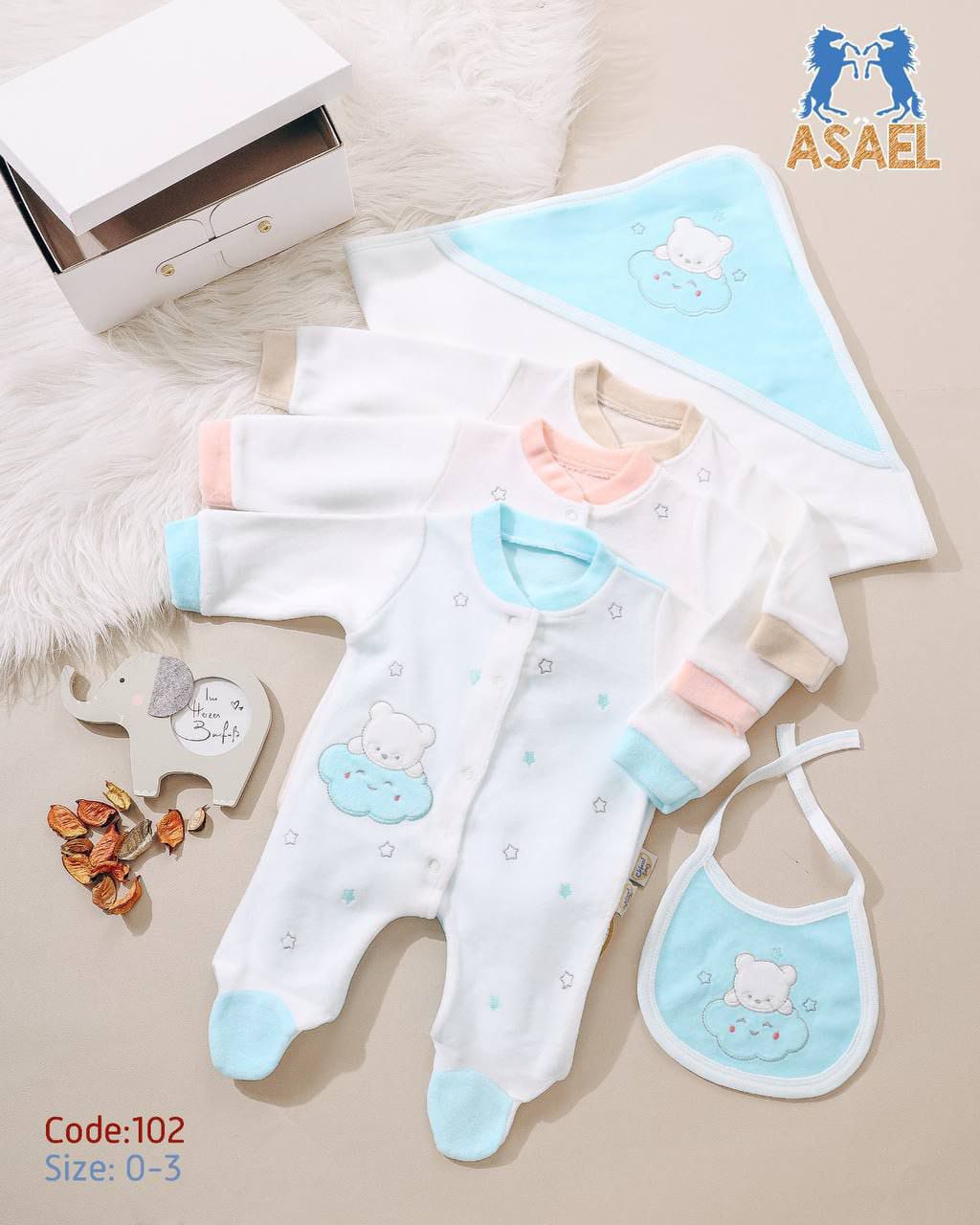 طقم مواليد 3 قطع مع كوفرتة مطرزة